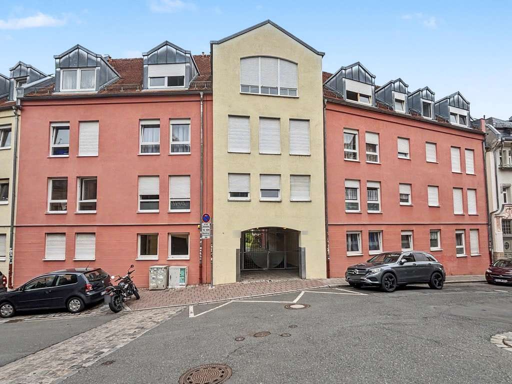 Immobilie in Fürth - Vermietete 1-Zimmer-Eigentumswohnung mit Tiefgaragen-Stellplatz in Fürth-Stadtmitte - Bild 0