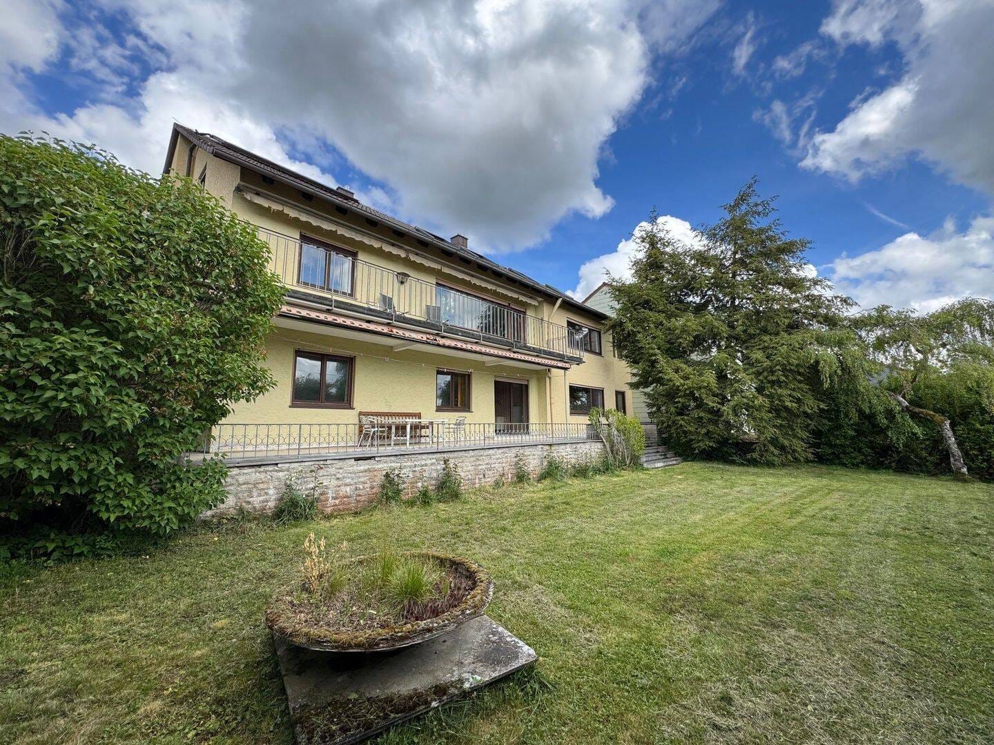 Immobilie in Feuchtwangen - Gepflegtes 2 bis 3 Familienhaus in Feuchtwangen - Bild 1