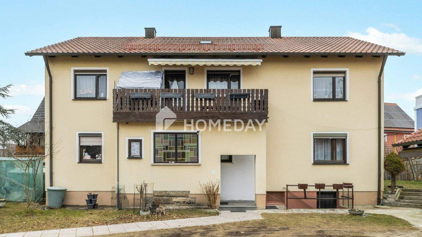 Immobilie in Schwandorf - Großzügig & vielseitig: Zweifamilienhaus mit Garten, 2 Garagen und Balkonen in Krondorf - Bild 0