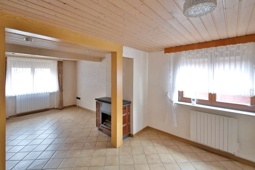 Immobilie in Hemsbach - Doppelhaushälfte mit großem Garten & Ausbaupotenzial in begehrter Lage von Hemsbach - Bild 2