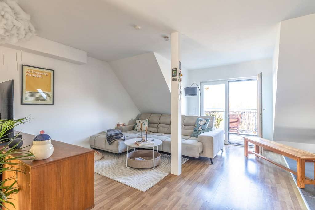 Immobilie in Kahl am Main - Kahl am Main: Schöne, vermietete 2-Zimmer-Dachgeschoss-Wohnung mit Dachterrasse in Ortsrandlage - Bild 1