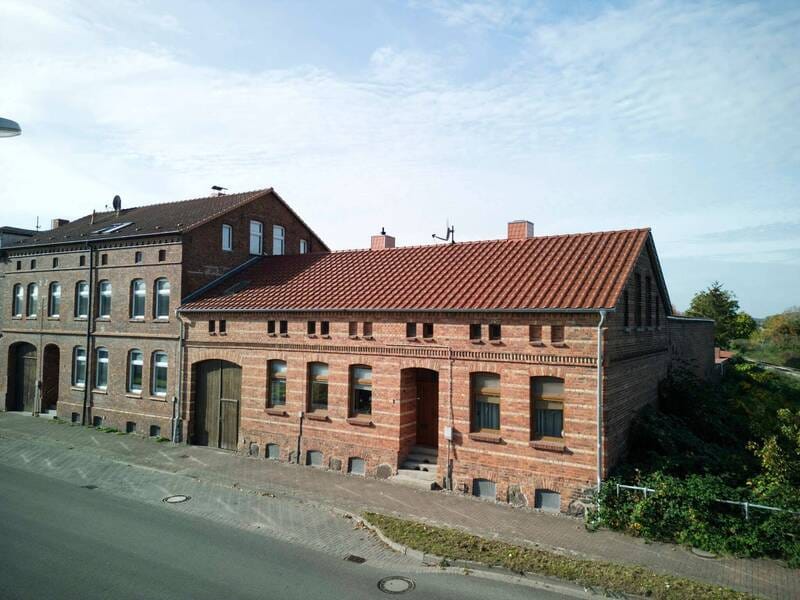 Immobilie in Malchin - +++ Saniertes Zweifamilienhaus mit Sauna und Peenezugang in bester Stadtlage von 17139 Malchin - Bild 0