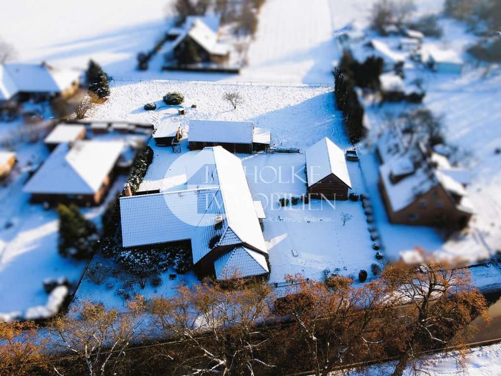Immobilie in Clenze - Zwischen Tradition und Zukunft: Ebenerdiges Landhaus mit Nebengebäuden und großem Grundstück - Bild 3