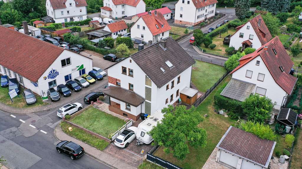 Immobilie in Meinhard - +++ Gepflegtes 3-Familienhaus mit Garten, Stellplätze, Balkone, Terrasse uvm in Grebendorf +++ - Bild 4