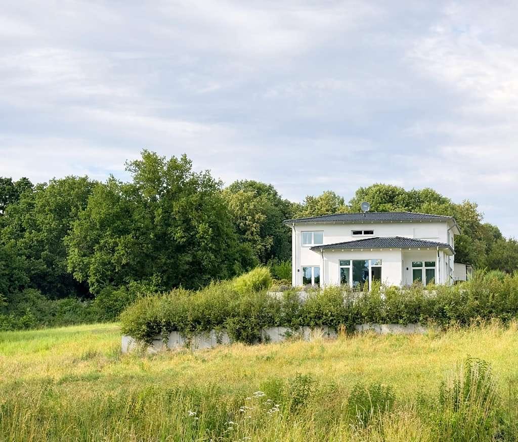 Immobilie in Bilshausen - Exklusives Architektenhaus mit unverbaubarem Waldblick nahe Göttingen - Provisionsfrei - Bild 0