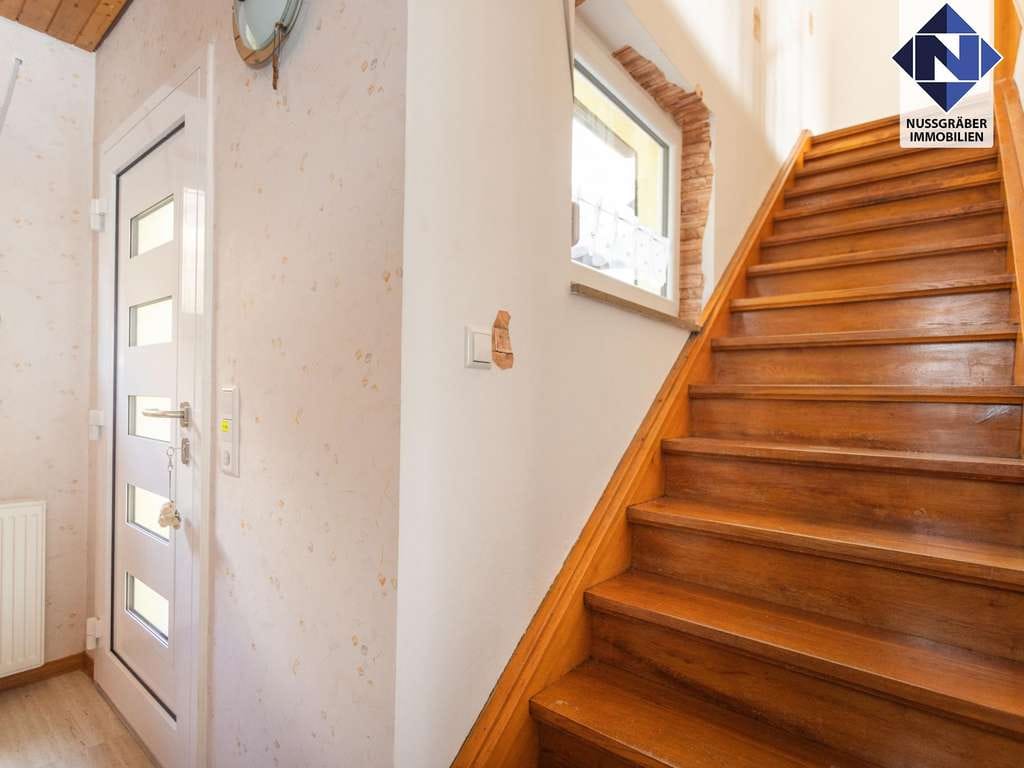 Immobilie in Mühlhausen im Täle - Großzügiges Generationenhaus in toller Halbhöhenlage mit schöner Dachterrasse und drei Garagen - Bild 4