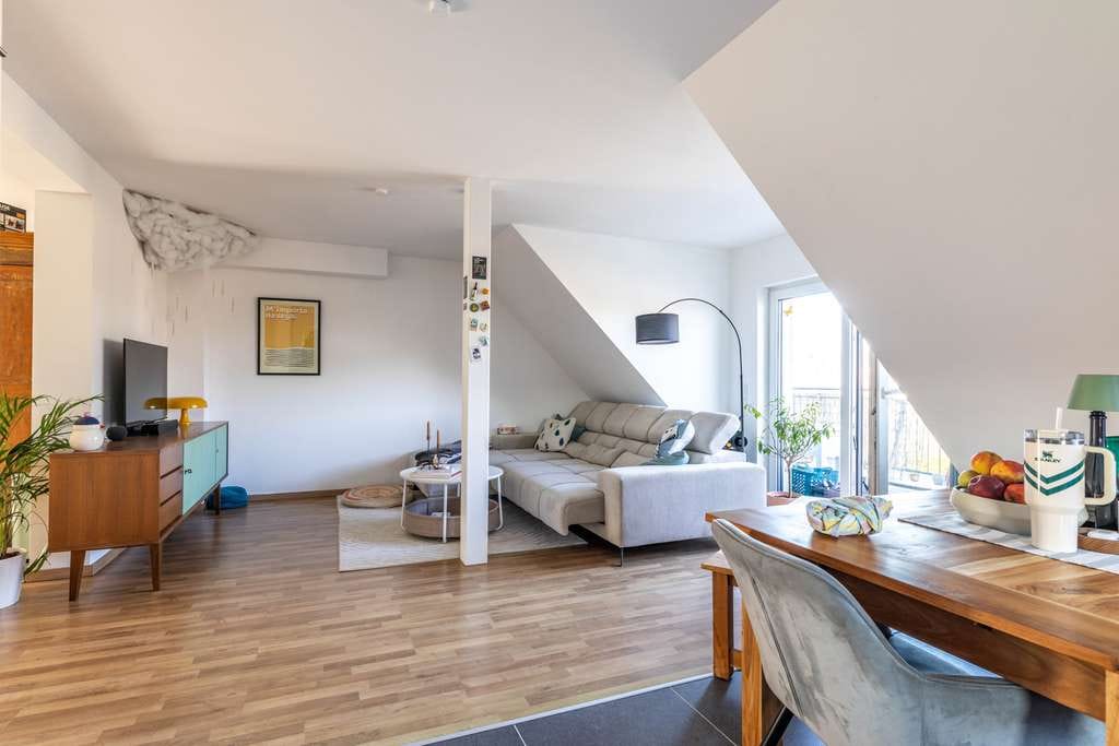 Immobilie in Kahl am Main - Kahl am Main: Schöne, vermietete 2-Zimmer-Dachgeschoss-Wohnung mit Dachterrasse in Ortsrandlage - Bild 0