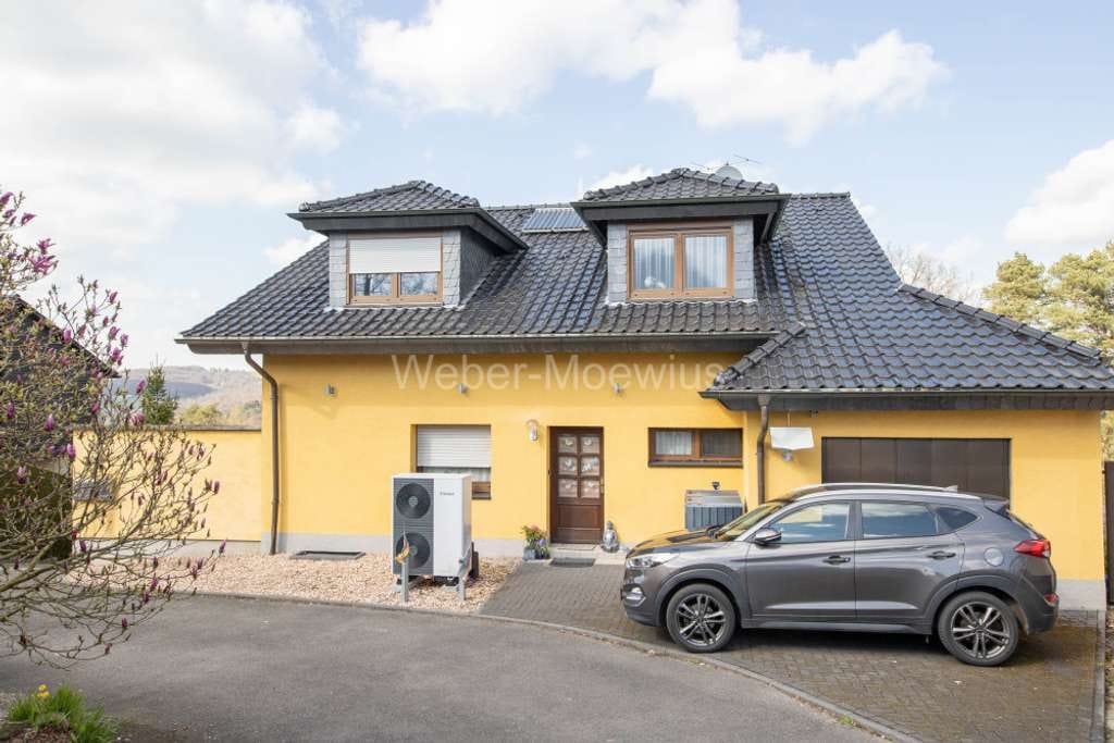 Immobilie in Overath - Wohnhaus mit 3 Einheiten (Energieklasse B) - Eigennutzung u. Vermietung ideal kombinierbar - Bild 0