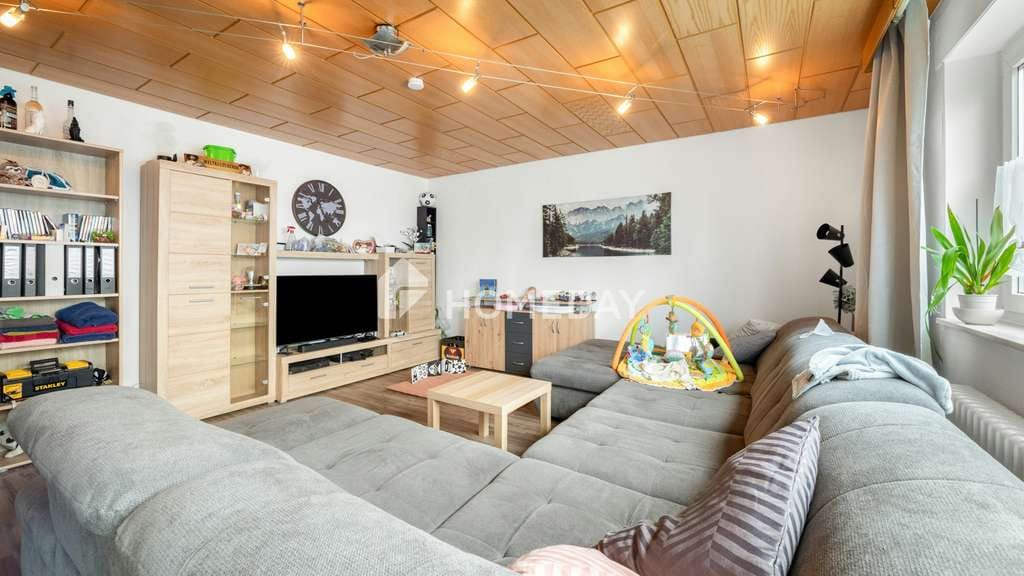 Immobilie in Furtwangen im Schwarzwald - Diesen Sommer bezugsfrei!
3-Zimmer-Wohnung im Grünen mit Süd-Loggia und Stellplatz  - Bild 2