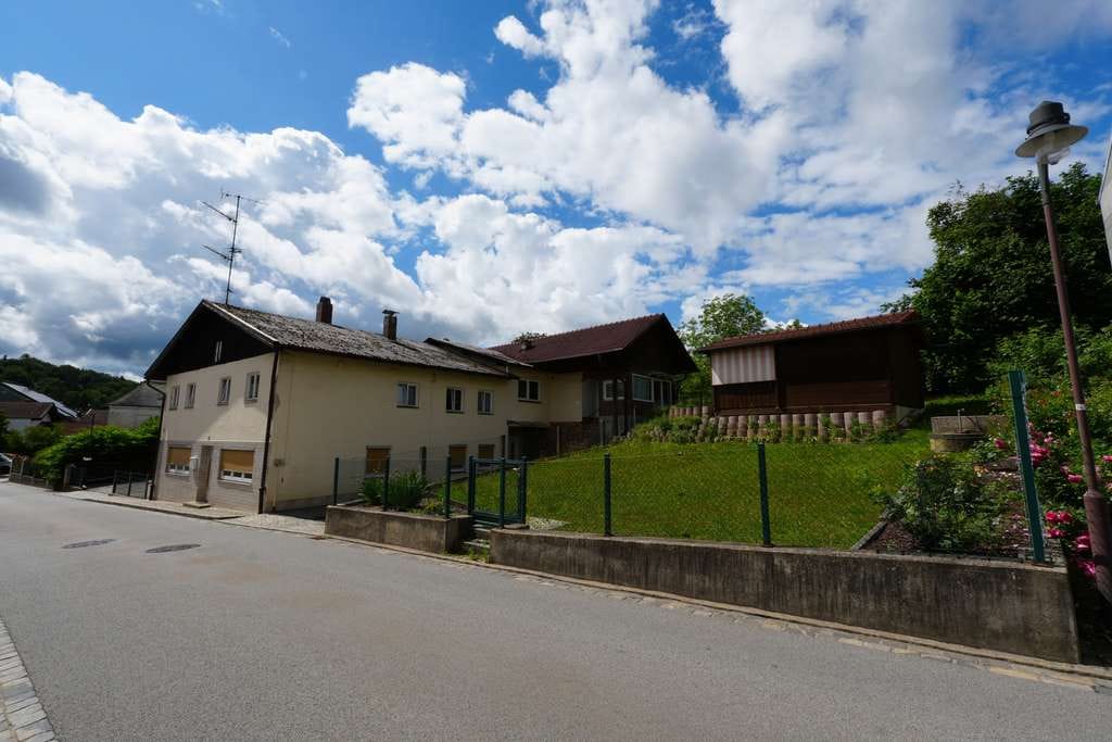 Immobilie in Tann - Wohnhaus mit Anbau – drei Wohnungen - Bild 3