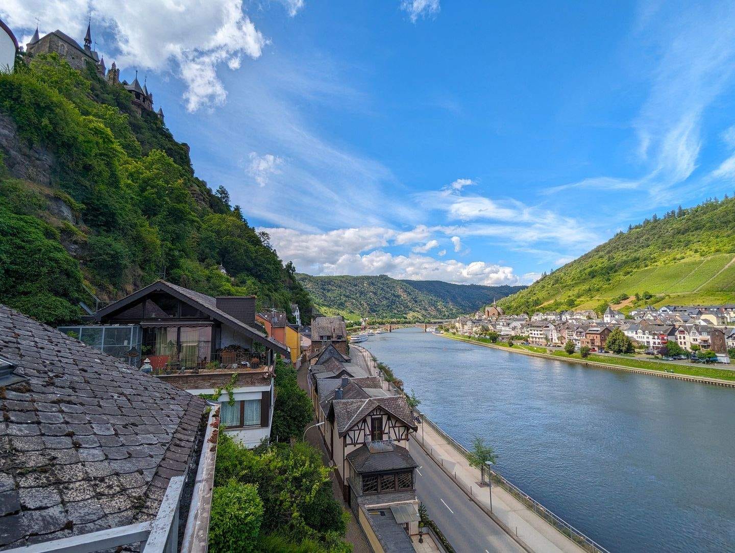 Immobilie in Cochem - Traumhafte Aussichten in Cochem: Mehrfamilienhaus mit spektakulären Ausblicken ins Moseltal - Bild 0