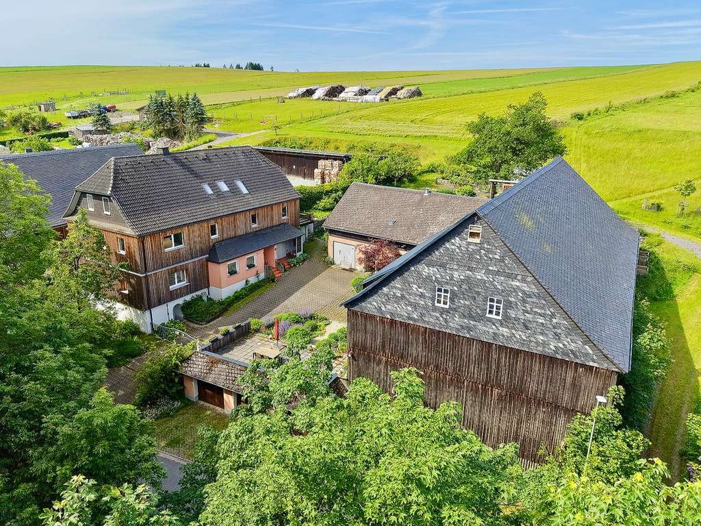 Immobilie in Ludwigsstadt - Exklusives Anwesen mit großer Scheune und XXL-Grundstück in Ludwigsstadt - Bild 0