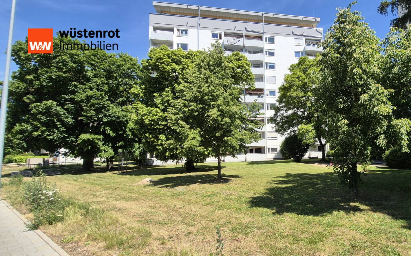 Immobilie in Nürnberg - Charmante 1- Zimmer- Wohnung mit Weitblick ! - Bild 2