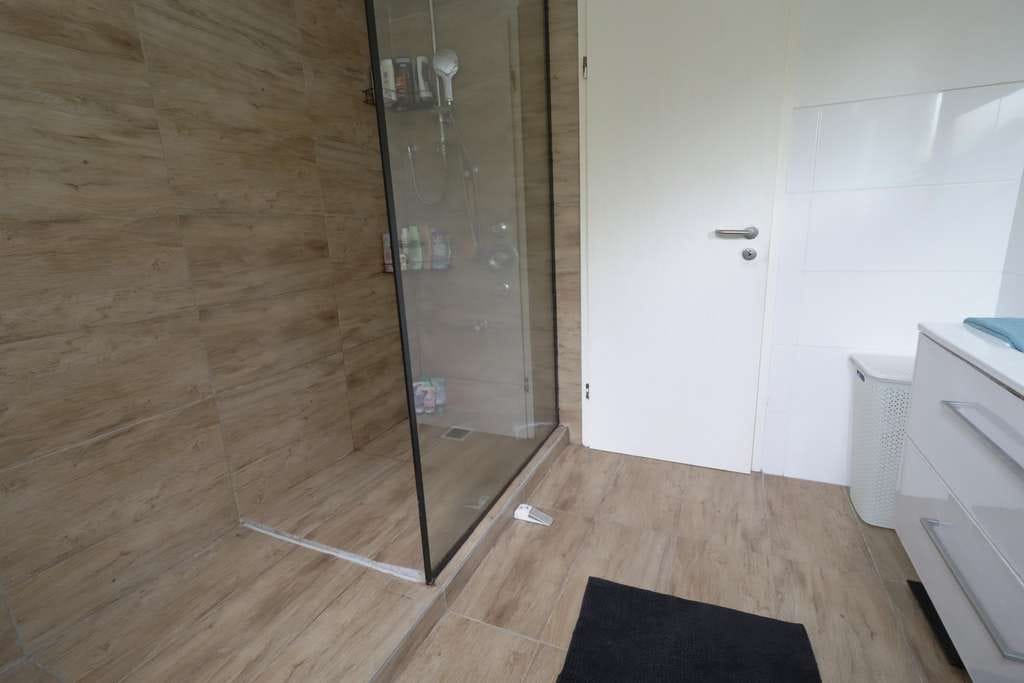 Immobilie in Daun - In Daun, freistehendes Zweifamilienhaus mit Doppelgarage und groβem Grundstück. - Bild 4