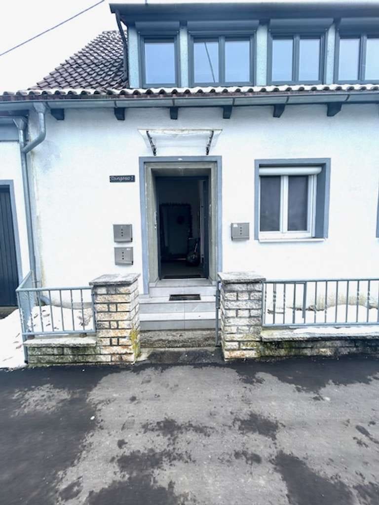 Immobilie in Leipheim - STEILISCH UND PRAKTISCH Interessantes Dreifamilienhaus mit wunderschöner Maisonette-Wohnung im DG - Bild 4