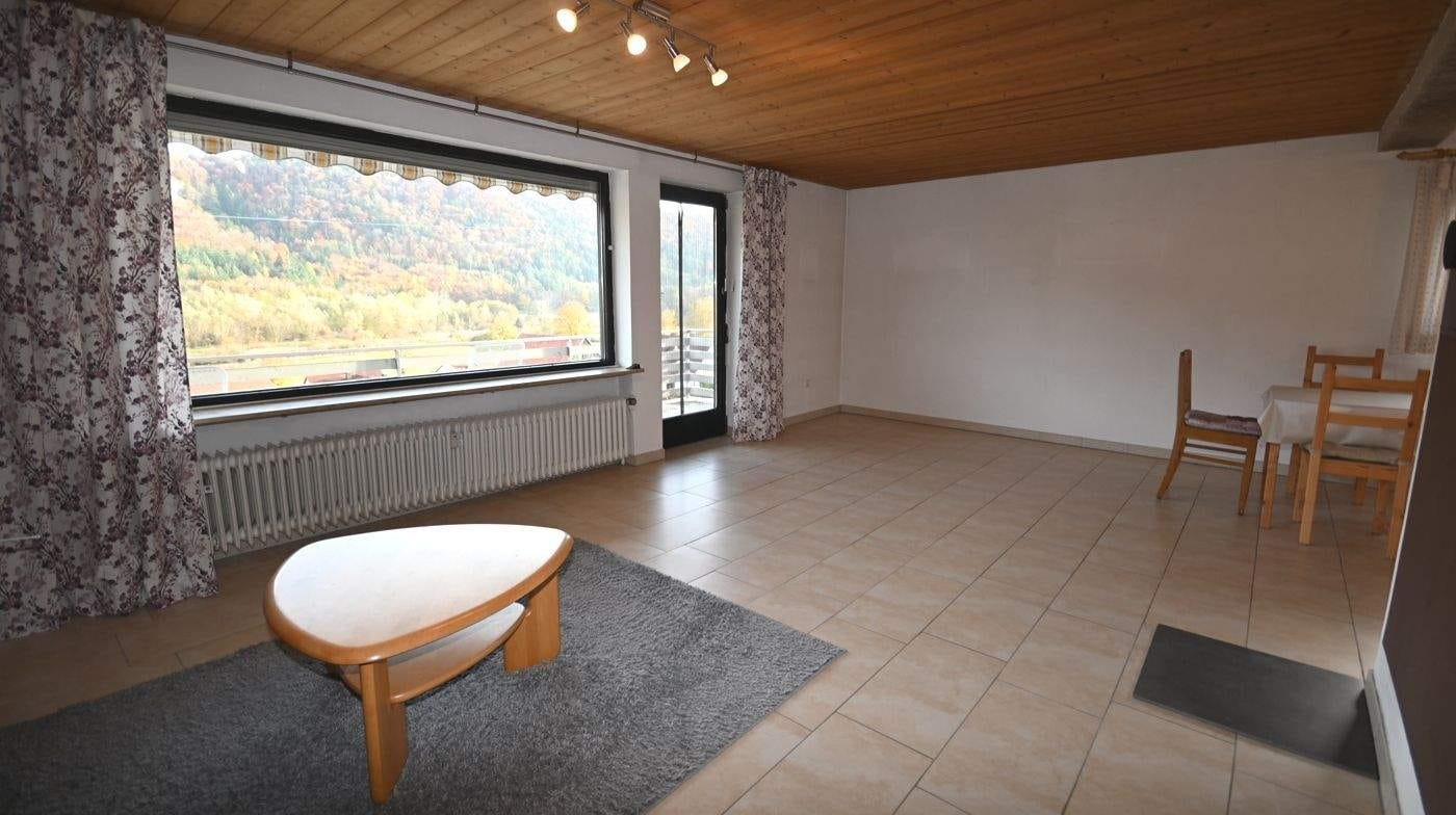 Immobilie in Dietfurt an der Altmühl - Viel Raum für Leben & Familie!  Großzügige 4-Zimmer-Wohnung in Töging, bei Dietfurt - Bild 2