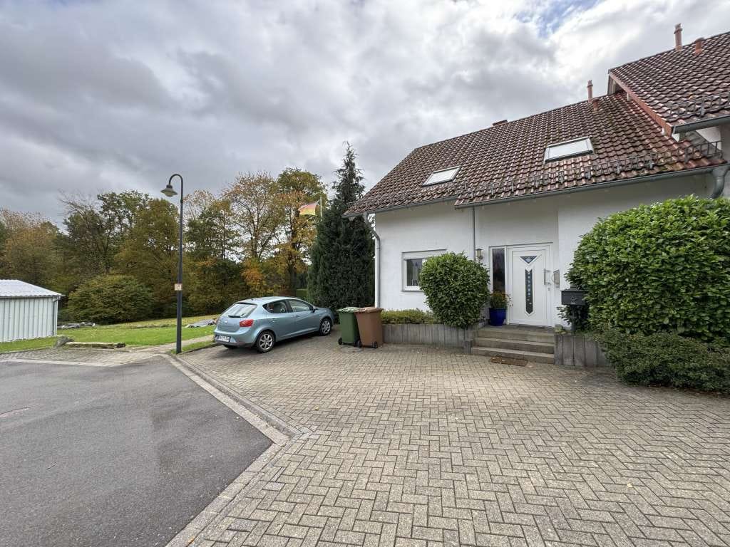 Immobilie in Roßbach - Gepflegte Doppelhaushälfte in ruhiger Lage – Ihr zukünftiges Zuhause mit Garten - Bild 1
