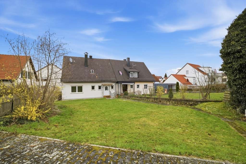 Immobilie in Pöttmes - Käuferprovisionsfrei: DHH mit Zweifamilienhauscharakter in Pöttmes - perfekt für Gartenliebhaber - Bild 0