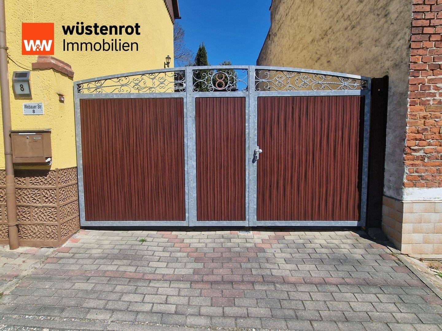 Immobilie in Hohenmölsen - Hohenmölsen- großzügiges Wohnen mit 2 Garagen, viel Platz für Hobbys - Bild 3