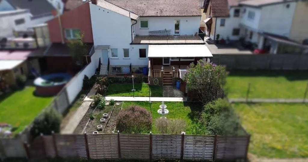 Immobilie in Heßheim - Stilvolles Einfamilienhaus aus den 1920ern – viel Licht, schöner Schnitt, großer Garten - Bild 0