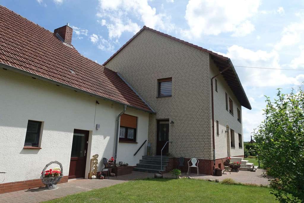 Immobilie in Rahden - *** Viel Platz in ländlicher Lage bei Rahden- 1 bis 2 Familienhaus *** - Bild 1