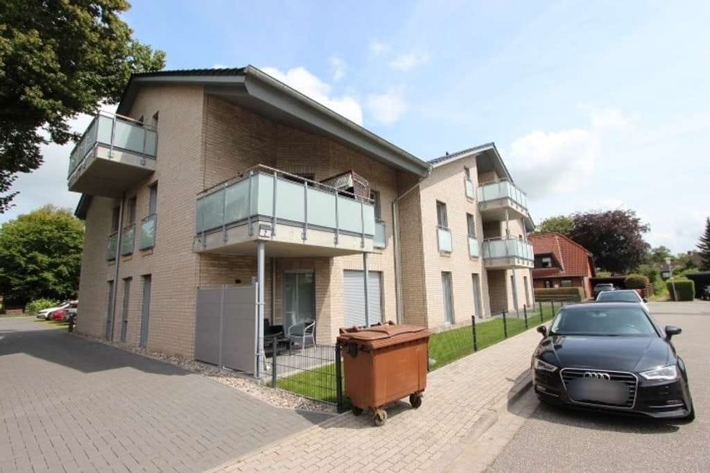 Immobilie in Friedrichstadt - Exklusive KfW-55 Dachgeschoss-ETW in bevorzugter Wohnlage mit 2 Balkonen und Stellplatz - Bild 2