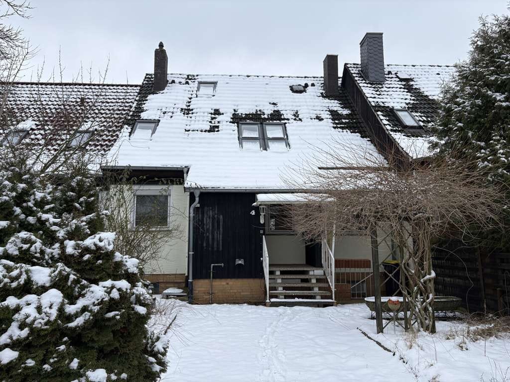 Immobilie in Burgdorf - KARSTEN IMMOBILIEN ermöglicht Ihnen: Wohnen im sehr gut geschnittenen Reihenmittelhaus in Burgdorf - Bild 0
