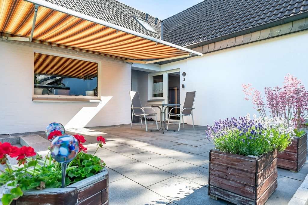 Immobilie in Ammersbek - Saniertes Haus mit Einliegerwohnung - Bild 1