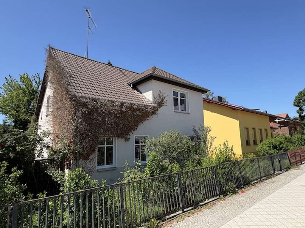 Immobilie in Fürstenwalde/Spree - EFH MIT VIEL GESTALTUNGSMÖGLICHKEITEN INNEN UND AUßEN - Bild 0