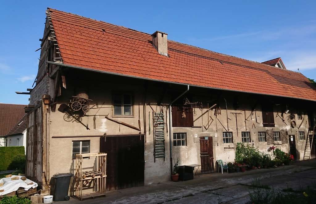 Immobilie in Filderstadt - Denkmalgeschütztes Wohngebäude mit Stall und Scheune - Bild 2