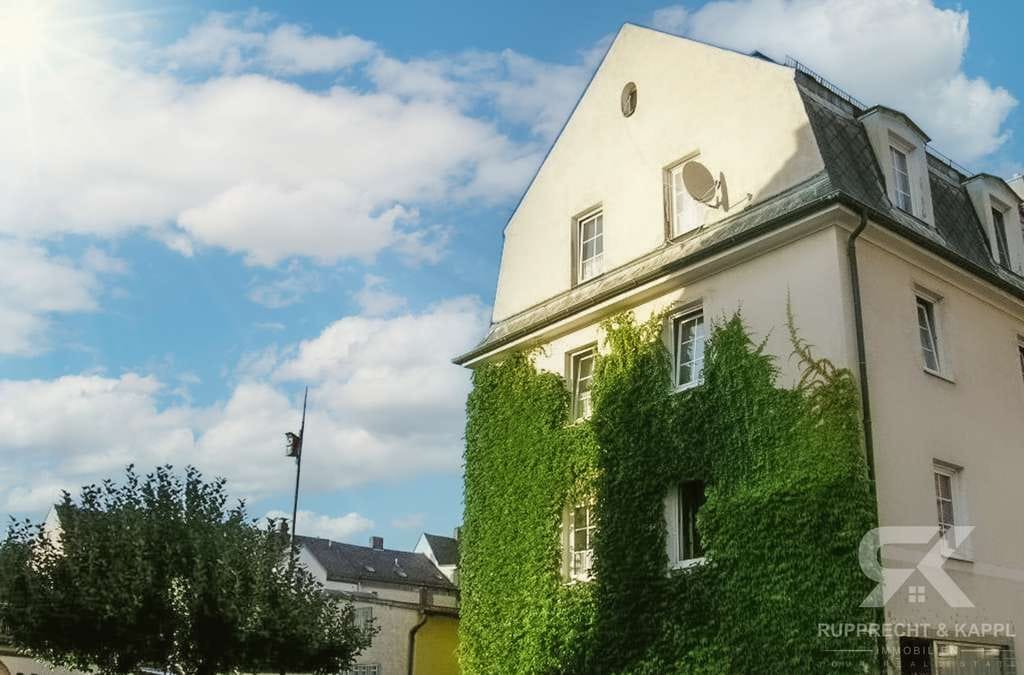 Immobilie in Weiden in der Oberpfalz - Lukratives Dreifamilienhaus in aufstrebender Lage beim Klinikum / Weiden - Bild 0
