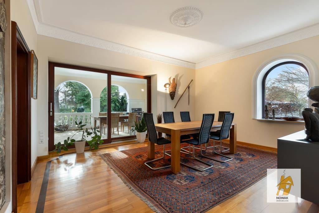 Immobilie in Marschacht - Repräsentatives Landhaus mit ca. 365 m² Wohn- /Nutzfläche auf einem ca. 2.400 m² großen Anwesen am Elbdeich - Bild 3
