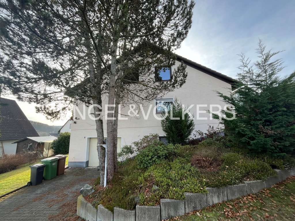 Immobilie in Wilnsdorf - Charmantes Ein- bis Zweifamilienhaus mit Entwicklungspotenzial in begehrter Wohnlage von Niederdi... - Bild 1