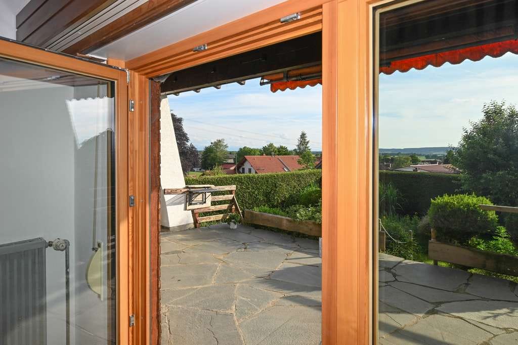 Immobilie in Mauerstetten - Traumhafter Blick - Großzügiges, helles und charmantes Haus mit viel Platz und weitläufigem Garten - Bild 4