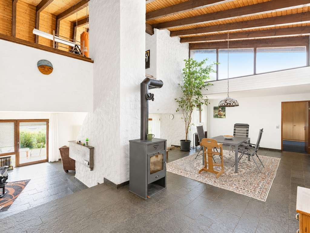 Immobilie in Aichtal - Architektenhaus mit Galerie, Einliegerwohnung und traumhaftem Garten - Bild 2