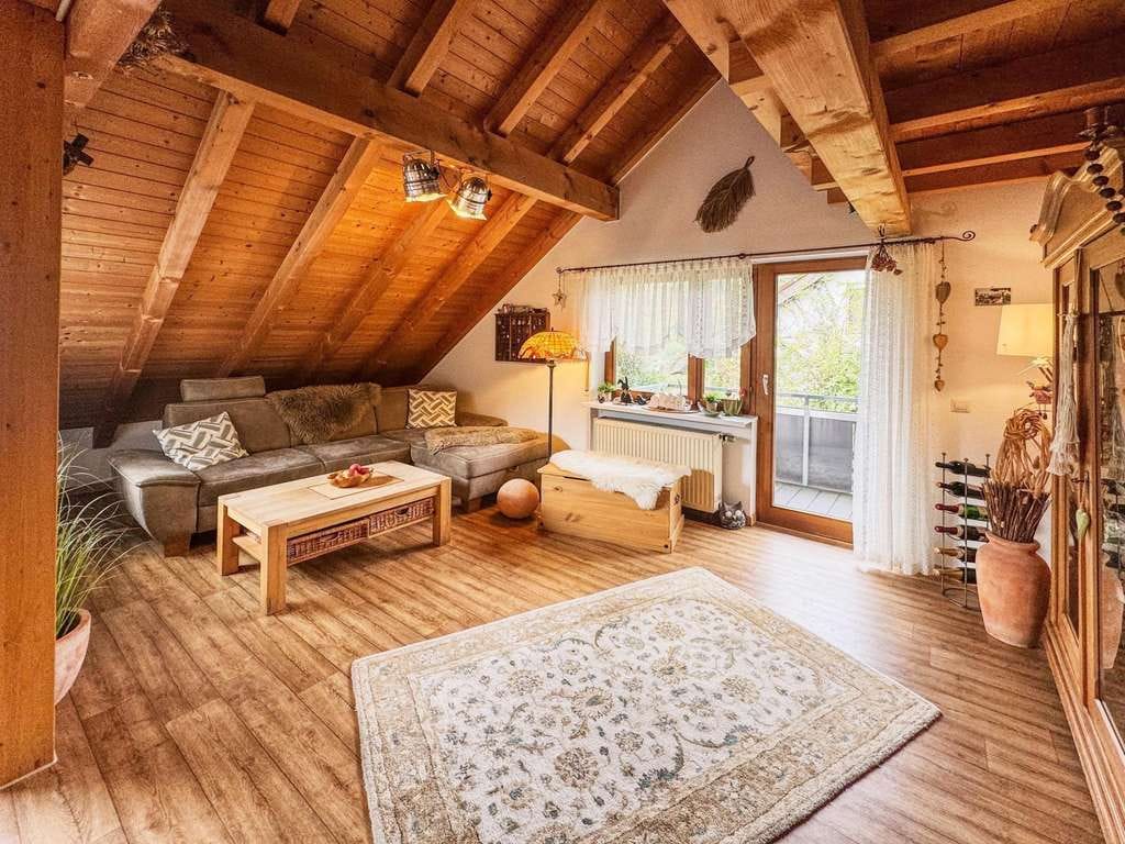 Immobilie in Aitern - Kapitalanlage: Charmante 4,5-Zimmer-Dachgeschosswohnung - Bild 2