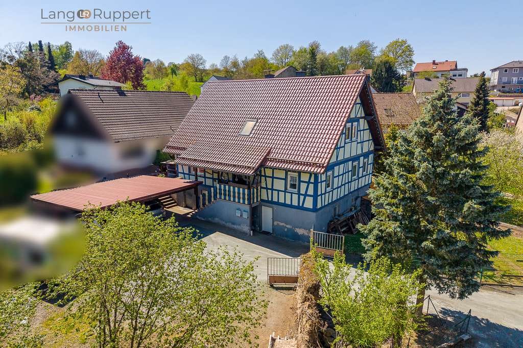 Immobilie in Lautertal - Stilvolles Einfamilienhaus mit besonderem Wohnambiente - Bild 1