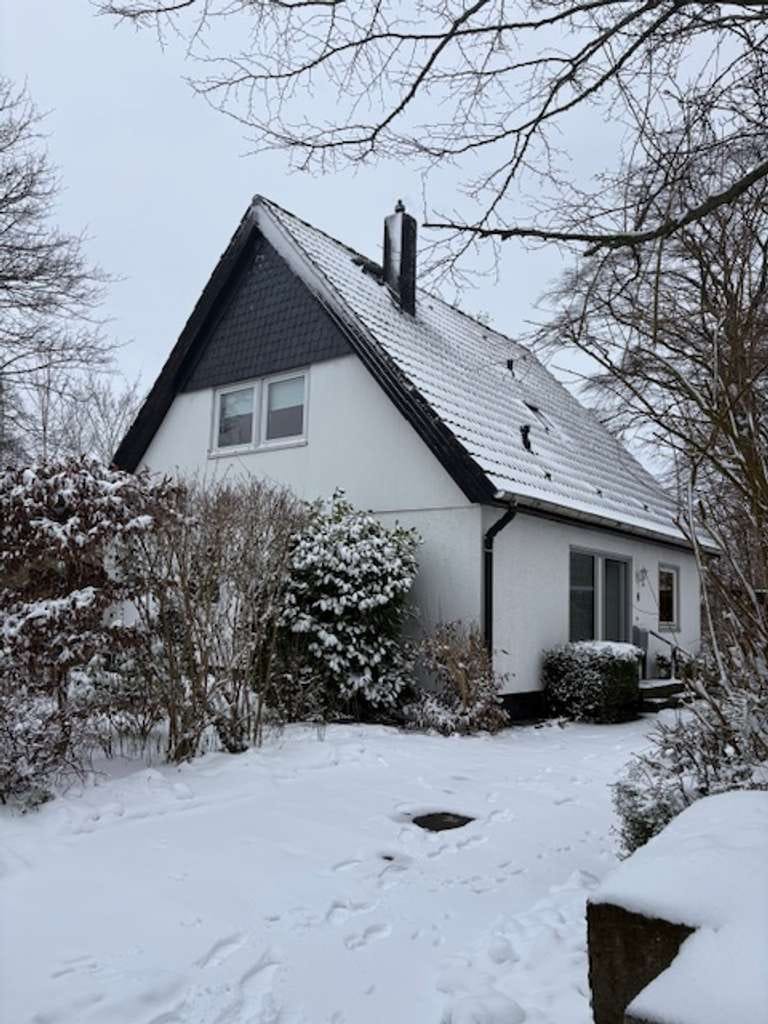 Immobilie in Tolk - Viel Platz für Ihre Wohnträume - Haus mit großem Garten - Bild 2