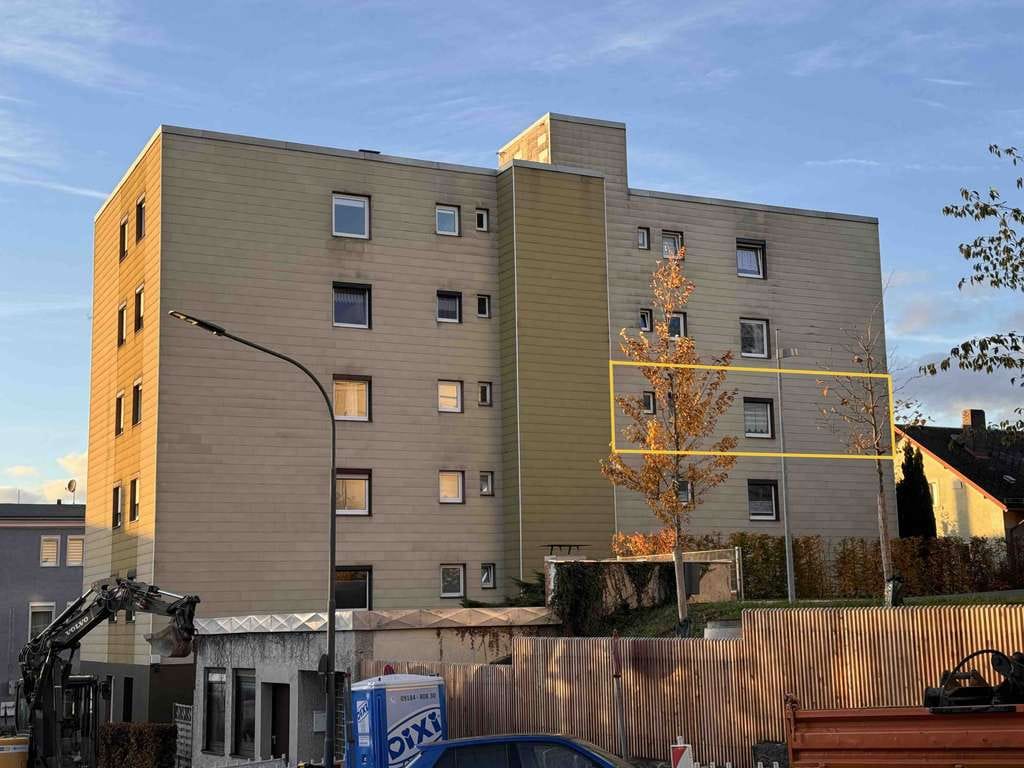 Immobilie in Marktredwitz - Wieder da: 4-Zimmer-Wohnung mit Balkon und  Tiefgaragenstellplatz - Bild 1