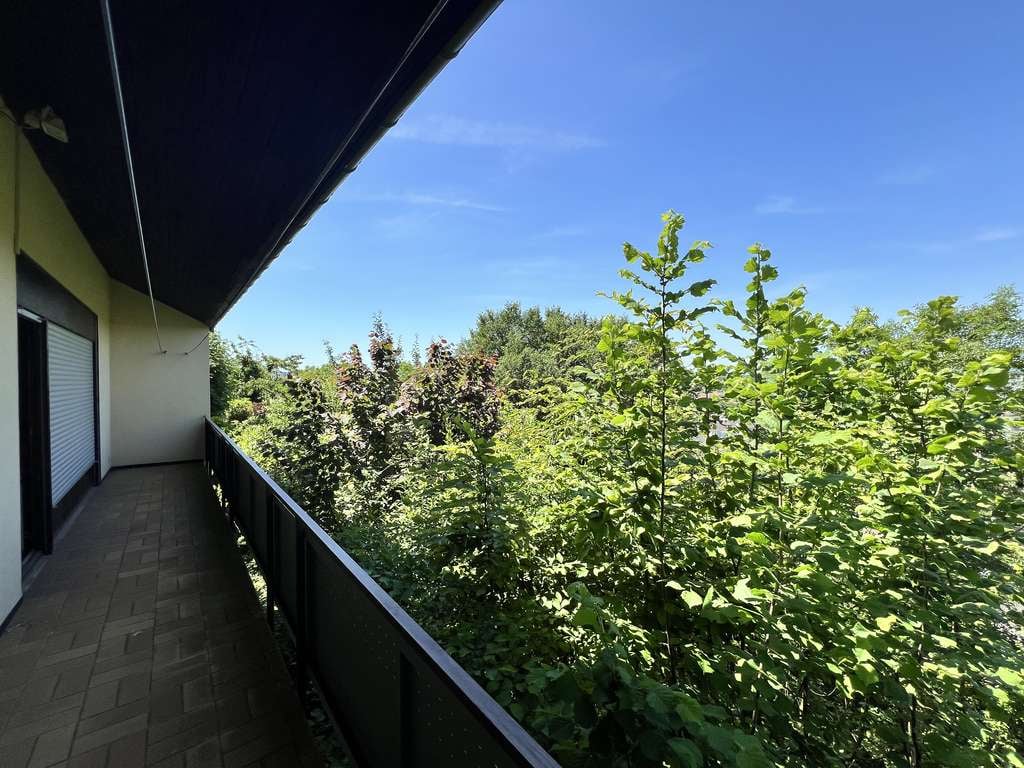 Immobilie in Weingarten - Freistehendes EFH mit Garage u. Carport  in Halbhöhenlage mit Blick auf die Rheinebene - Bild 4