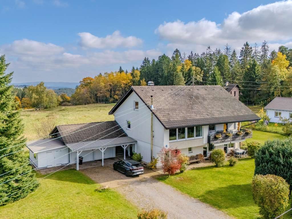 Immobilie in Bonndorf im Schwarzwald - Naturnahes Einfamilienhaus mit Blick ins Grüne - Bild 0