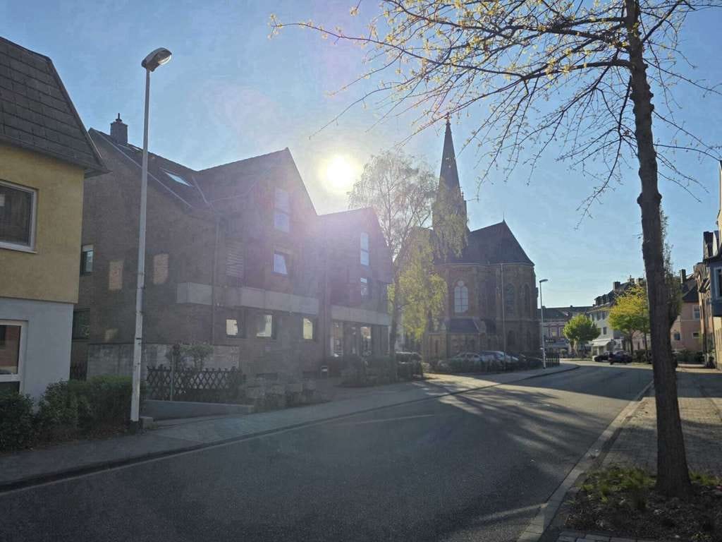 Immobilie in Eschweiler - SANREALTY | Vollvermietetes Dreiparteienhaus in einer interessanten, zentralen Lage von Eschweiler - Bild 3