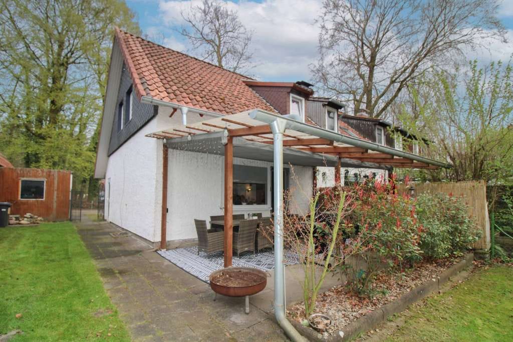 Immobilie in Lachendorf - Gepflegte Doppelhaushälfte auf 415 m² Grundstück - viel mehr als nur vier Wände - Bild 1