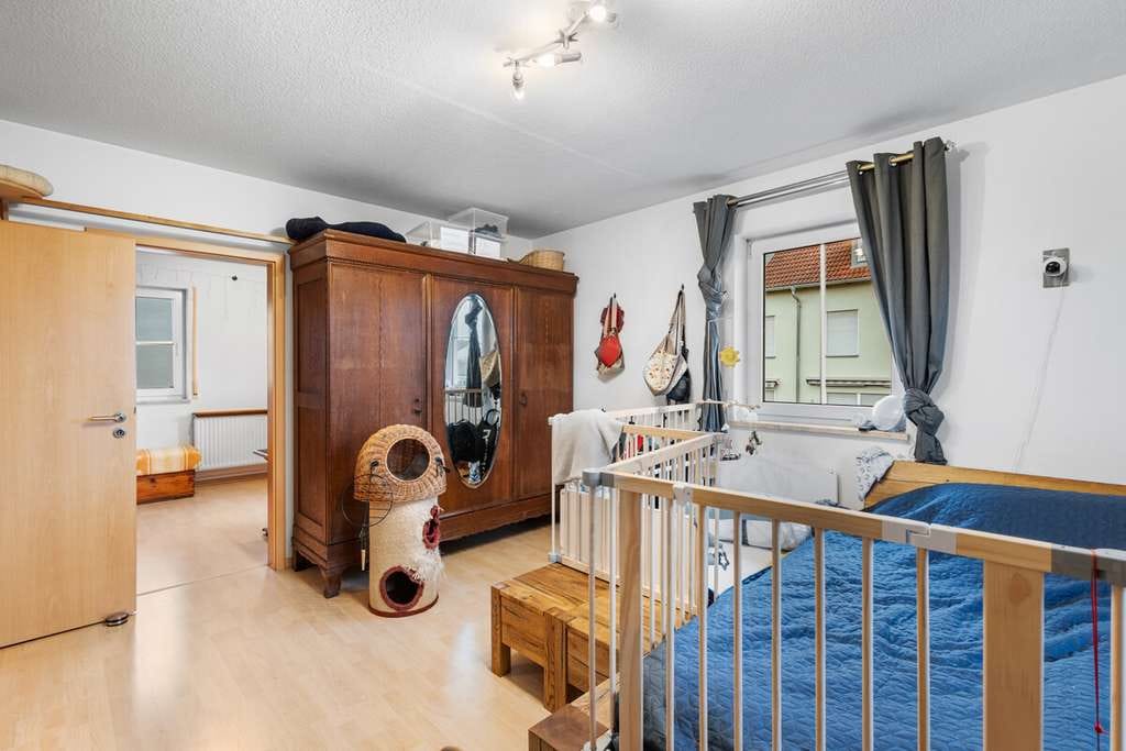 Immobilie in Kümmersbruck - Preisreduzierung! 5-Zimmer-Wohnung mit Garten, Carport und separatem Büro - Bild 4