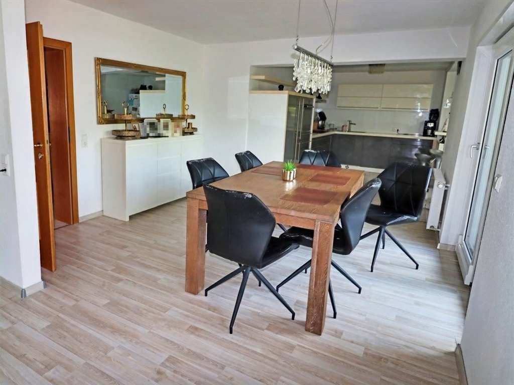 Immobilie in Forst - Große 4,5-Zimmer-Wohnung in Forst! - Bild 1