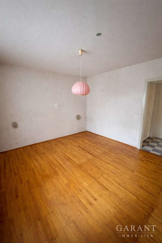 Immobilie in Gessertshausen - Renovierungsbedürftiges Einfamilienhaus mit großzügigem Grundstück in zentraler Lage  - Bild 3