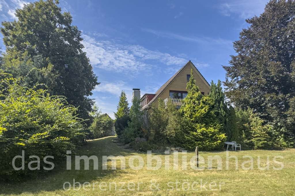 Immobilie in Cremlingen - Großzügiges Wohnhaus mit 1640 m² Grundstück im Ortskern von Schandelah - Bild 0