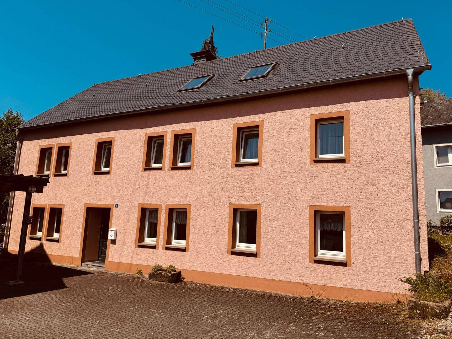 Immobilie in Oberkail - Kapitalanlage * Renditeobjekt * OBERKAIL * Spangdahlem * saniertes MFH * EFH * Ferienwohnungen * Einfamilienhaus * Mehrgenerationen * Praxis * Büro *  - Bild 1