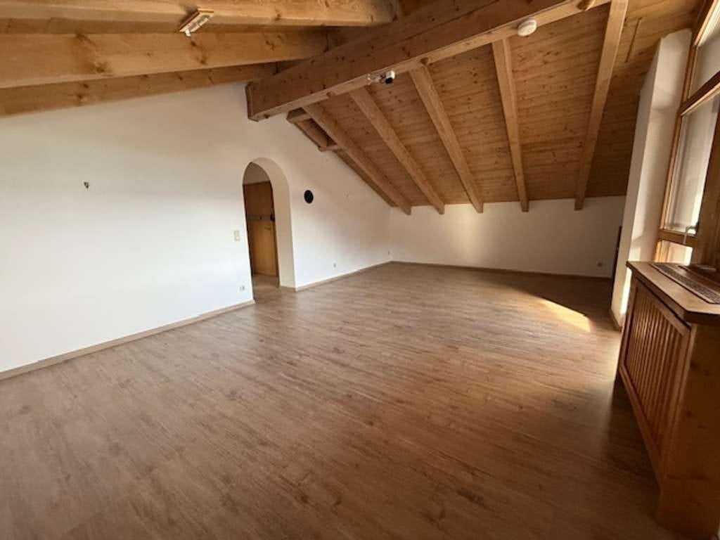 Immobilie in Anger - Großzügige und gemütliche Dachgeschosswohnung in ländlicher Wohnlage! - Bild 4