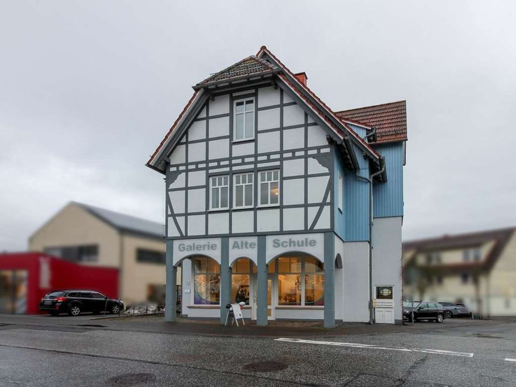 Immobilie in Grebenhain - Vermietetes Mehrfamilienhaus mit sechs Einheiten in zentraler Lage von Grebenhain - Bild 0